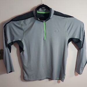 The North Face Gray and Black 1/4 Zip Pullover. Flash Drive XD Material.